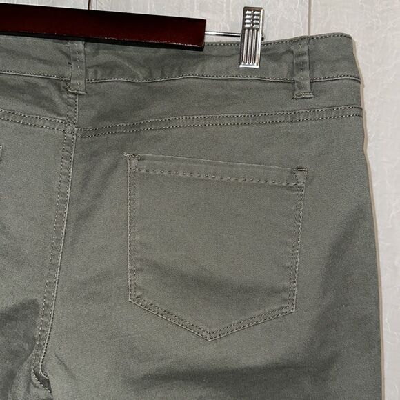 Just Jeans 12 Camo Army Green Cotton Shorts - Picture 8 of 11